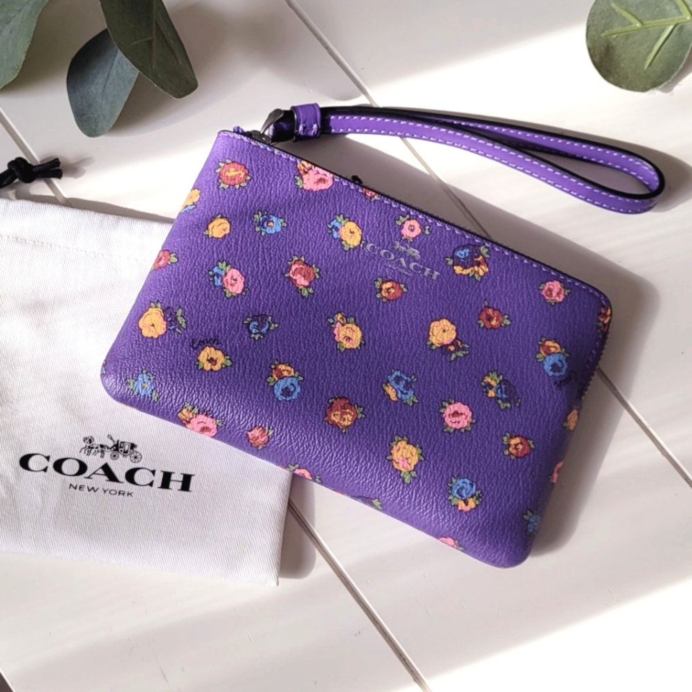 💐Coach Purple Corner Zip Wristlet With Mini Vintage Rose Print💐